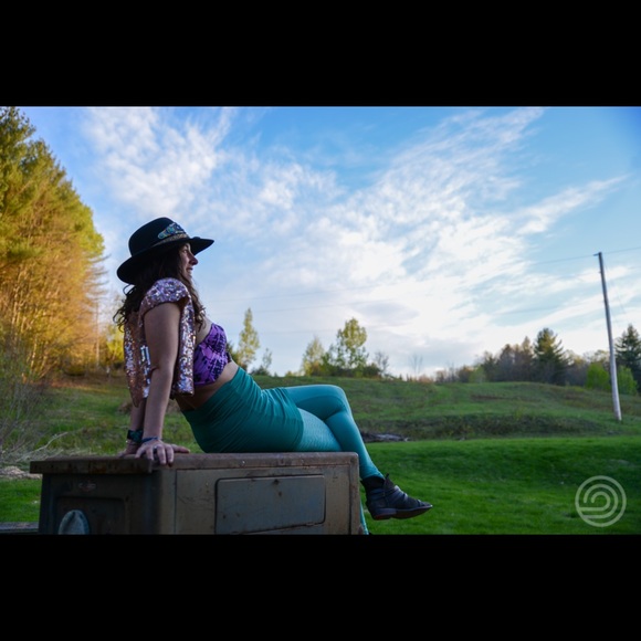 Meet your Posher, Taraleigh - Picture 7 of 8